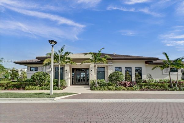 Exterior, Facade, Mediterranean