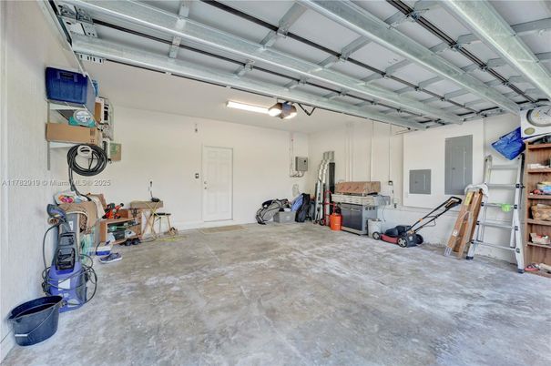 Garage, Interior