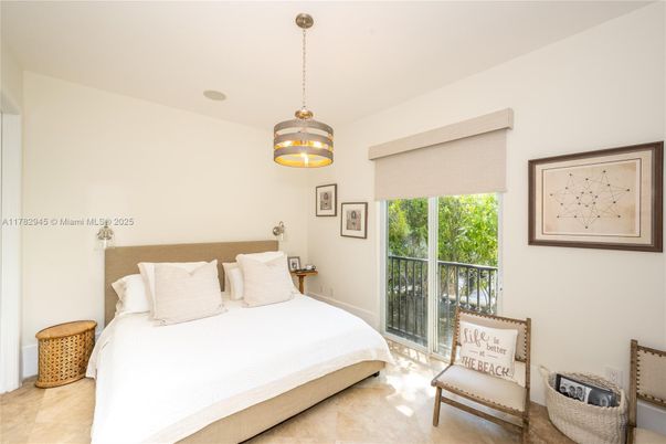 Bedroom, Interior, Pendant Lights