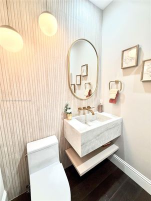 Bathroom, Interior, Wood Texture Flooring
