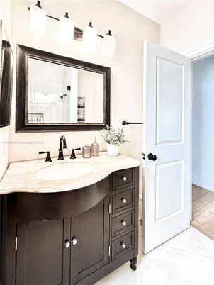 Bathroom, Dual Sink Vanities, Interior