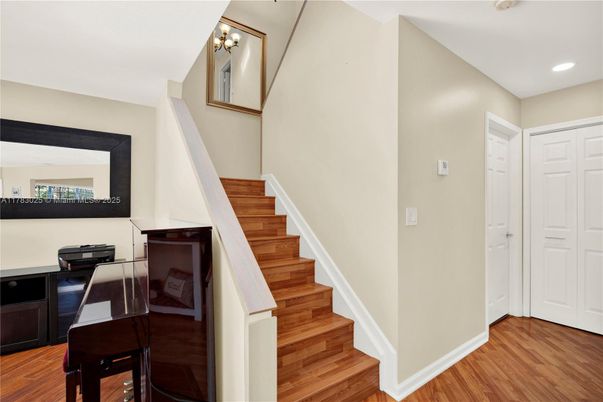 Interior, Piano, Recessed Lighting, Wood Texture Flooring