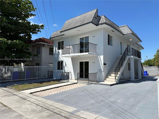 Exterior, Facade, French Provincial