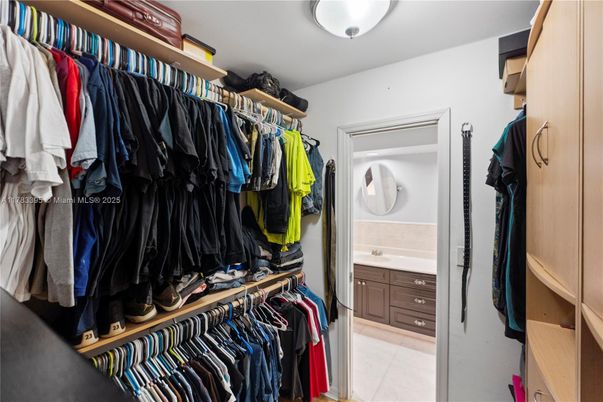 Interior, Walk-in Closets