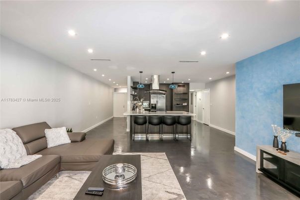 Interior, Kitchen, Living room, Pendant Lights, Recessed Lighting, Stainless Steel Appliances