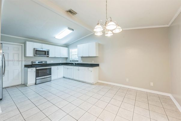 Interior, Kitchen, Pendant Lights, Stainless Steel Appliances