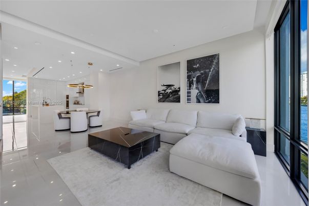 Dining room, Interior, Kitchen, Living room, Pendant Lights, Recessed Lighting