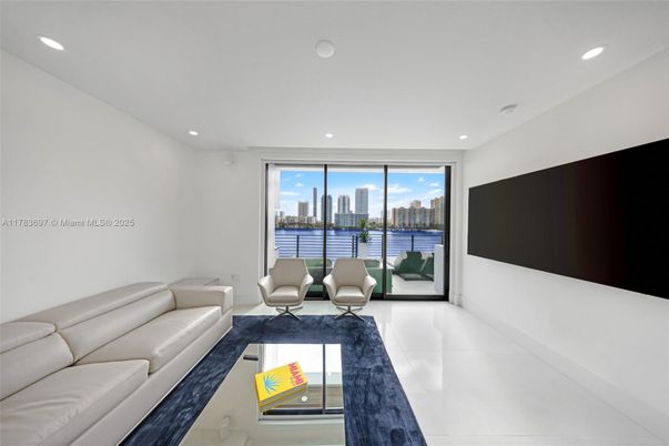 Interior, Living room, Recessed Lighting, Water