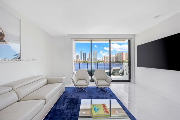 Interior, Living room, Water