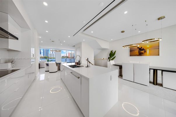 Dining room, Interior, Kitchen, Pendant Lights, Recessed Lighting