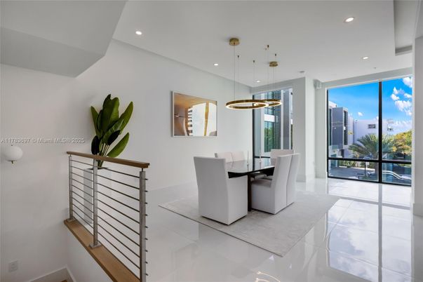 Dining room, Interior, Pendant Lights, Recessed Lighting