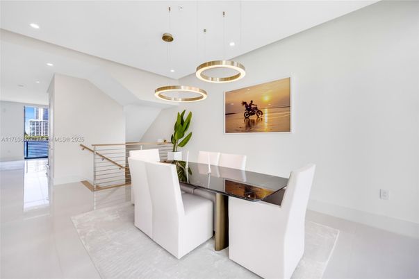 Dining room, Interior, Pendant Lights, Recessed Lighting