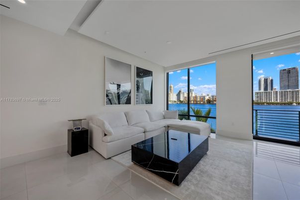 Interior, Living room, Recessed Lighting, Water