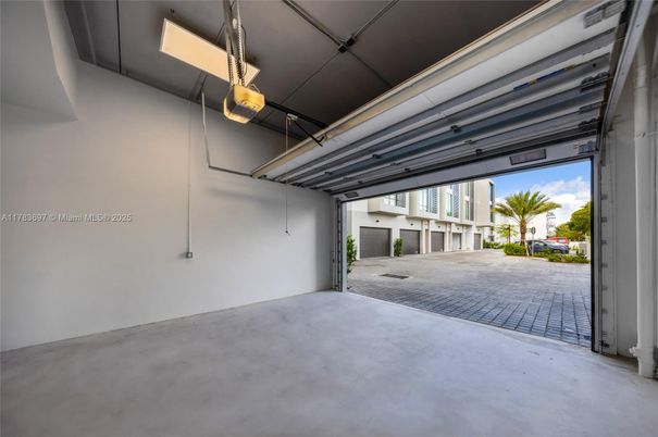 Garage, Interior