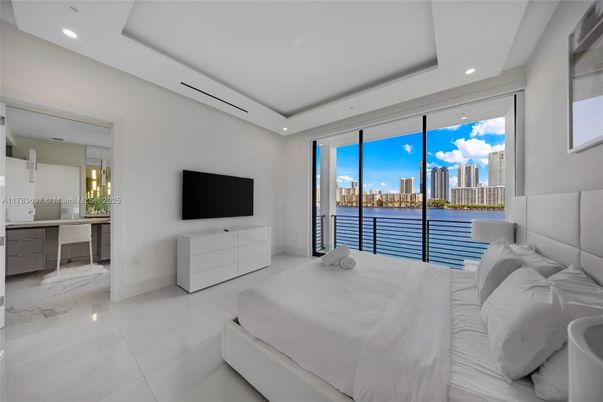 Interior, Recessed Lighting, Water