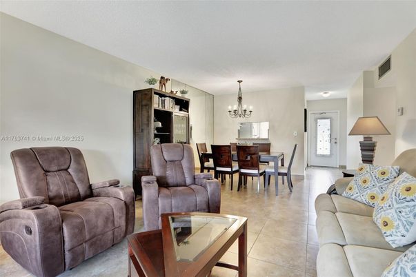 Chandelier, Dining room, Interior, Living room