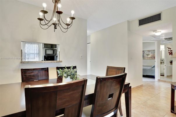 Chandelier, Dining room, Interior