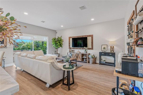 Interior, Living room, Recessed Lighting, Wood Texture Flooring