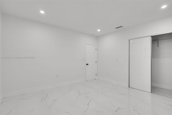 Empty room, Interior, Marble, Recessed Lighting