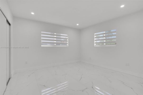 Empty room, Interior, Marble, Recessed Lighting
