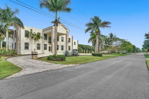 Exterior, Facade, Condo Building