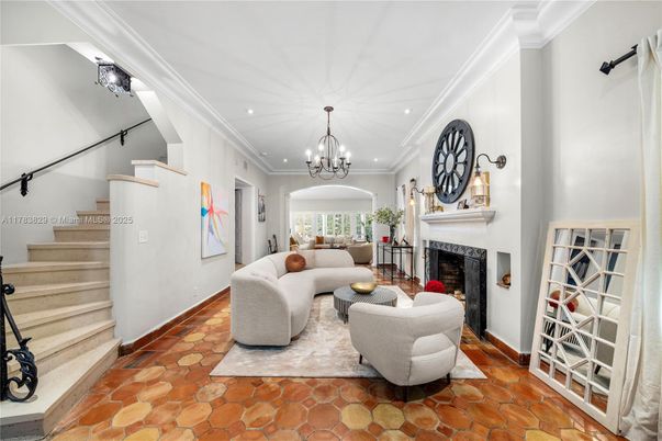 Chandelier, Fireplace, Interior, Living room, Recessed Lighting