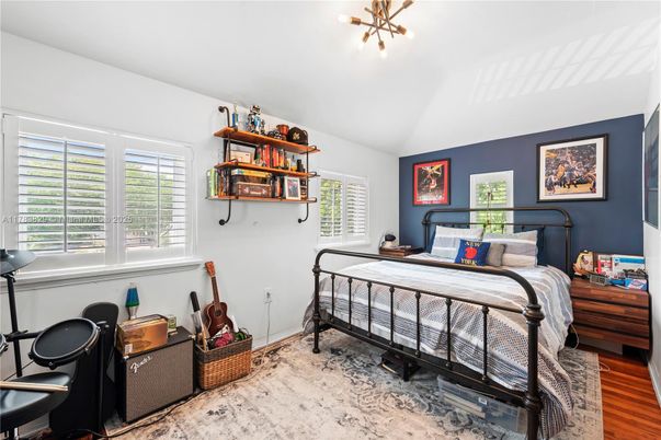 Bedroom, Interior, Pendant Lights, Wood Texture Flooring