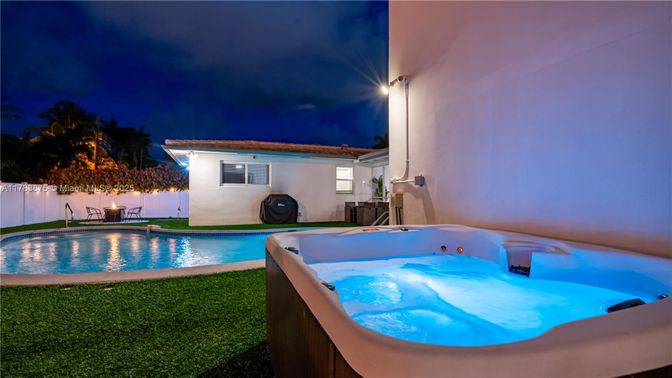 Exterior, Hot Tub, Pool