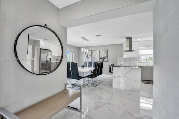 Dining room, Interior, Kitchen, Marble, Pendant Lights, Recessed Lighting
