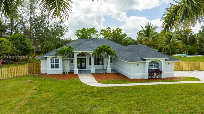 Backyard, Exterior, Facade, French Provincial