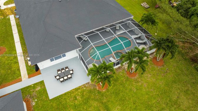 Exterior, Drone