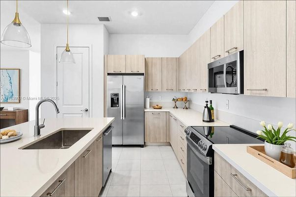 Interior, Kitchen, Pendant Lights, Recessed Lighting, Stainless Steel Appliances