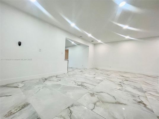 Empty room, Interior, Marble, Recessed Lighting
