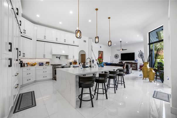 Dining room, Interior, Kitchen, Marble, Pendant Lights, Recessed Lighting, Stainless Steel Appliances