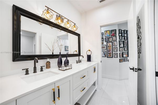 Bathroom, Dual Sink Vanities, Interior