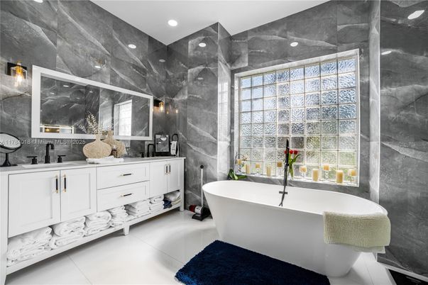 Bathroom, Free Standing Baths, Glass Shower, Interior, Recessed Lighting