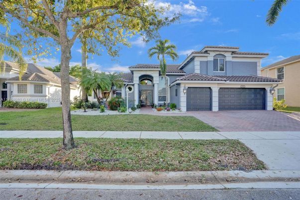 Attached, Backyard, Exterior, Facade, Mediterranean