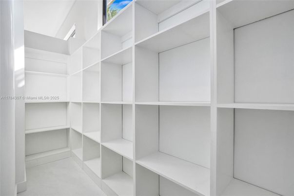 Interior, Walk-in Closets