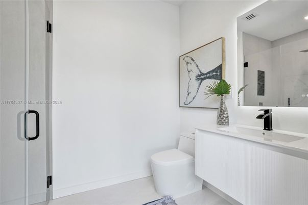 Bathroom, Interior, Recessed Lighting