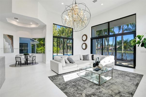 Chandelier, Dining room, Interior, Living room, Pendant Lights, Recessed Lighting