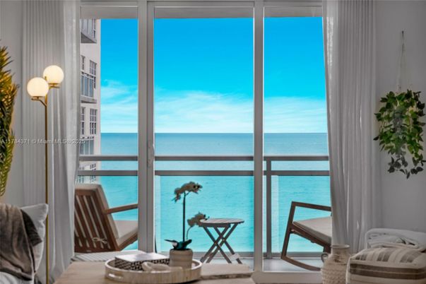 Water, Interior, Other, Skyline