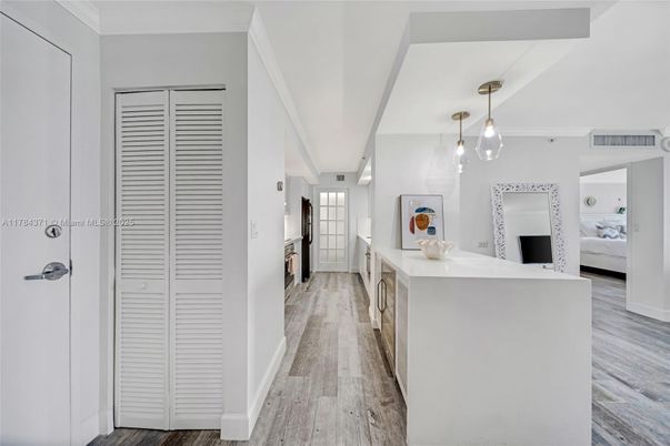 Interior, Pendant Lights, Wood Texture Flooring