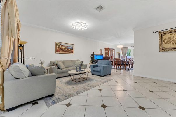 Chandelier, Dining room, Interior, Living room