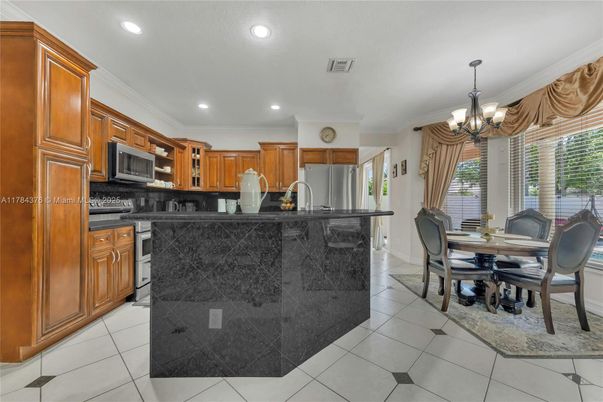 Chandelier, Dining room, Interior, Kitchen, Recessed Lighting