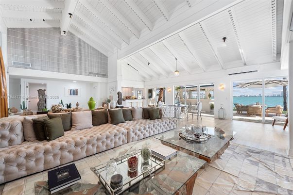 Interior, Living room, Water