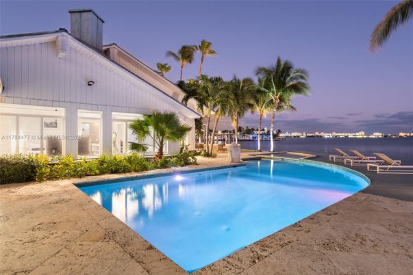 Exterior, Pool, Water
