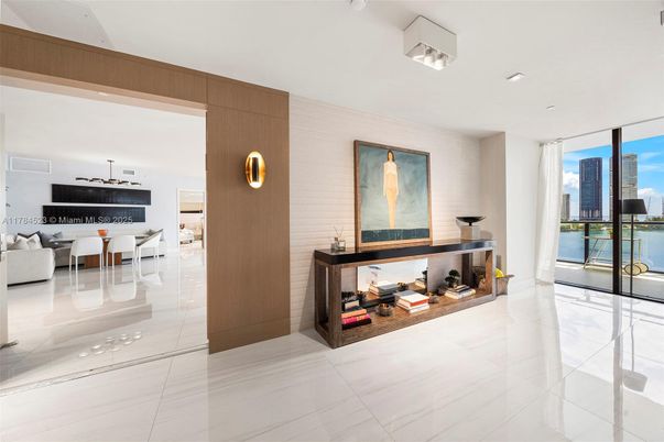 Fireplace, Interior, Living room, Recessed Lighting