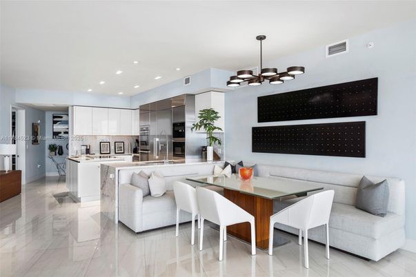 Dining room, Interior, Kitchen, Pendant Lights, Recessed Lighting, Stainless Steel Appliances