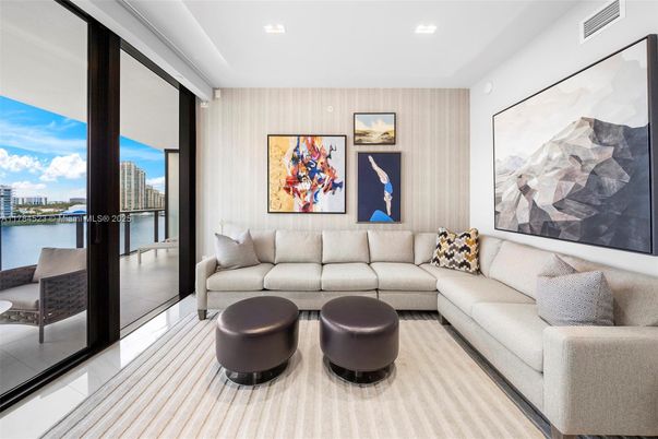 Interior, Living room, Recessed Lighting, Water