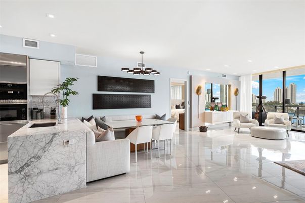Dining room, Interior, Kitchen, Living room, Pendant Lights, Recessed Lighting, Stainless Steel Appliances